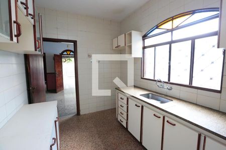 Casa à venda com 364m², 5 quartos e 2 vagasCozinha