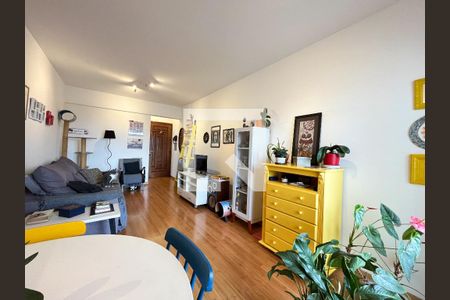 Sala de apartamento para alugar com 2 quartos, 70m² em Vila Alexandria, São Paulo