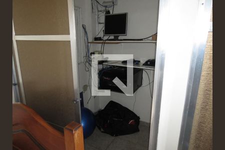 Casa à venda com 350m², 5 quartos e 5 vagasQuarto 2 - Sistema de Segurança