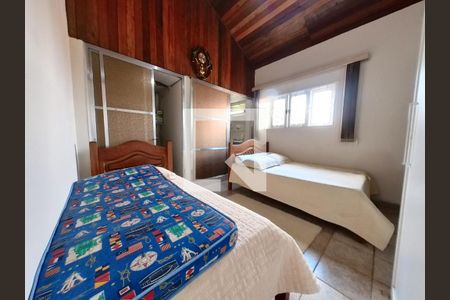 Casa à venda com 350m², 5 quartos e 5 vagasQuarto 2