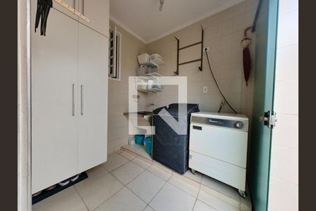 Casa à venda com 350m², 5 quartos e 5 vagasLavanderia