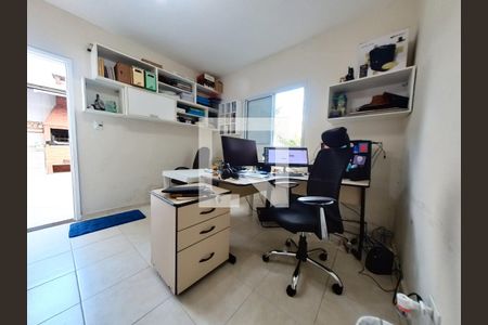 Casa à venda com 350m², 5 quartos e 5 vagasEscritório