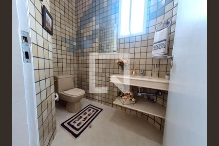 Casa à venda com 350m², 5 quartos e 5 vagasLavabo