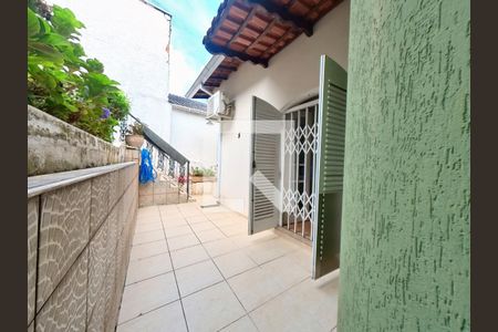 Casa à venda com 350m², 5 quartos e 5 vagasCorredor dos Fundos