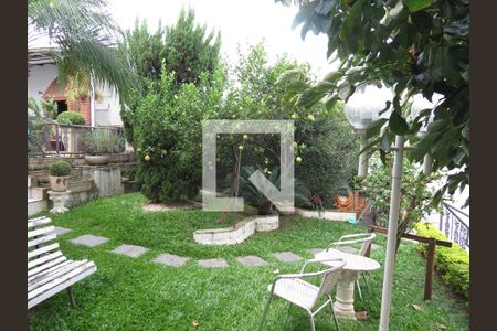 Casa à venda com 350m², 5 quartos e 5 vagasQuintal/Pomar