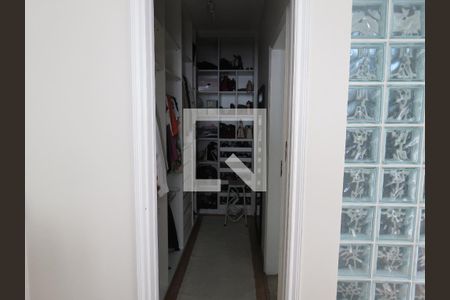 Casa à venda com 350m², 5 quartos e 5 vagasQuarto 1 - Closet
