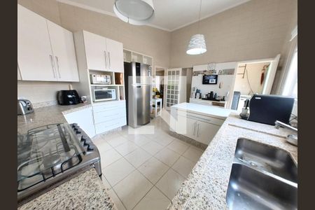 Casa à venda com 350m², 5 quartos e 5 vagasCozinha