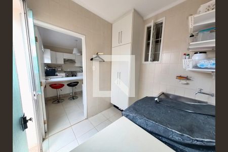 Casa à venda com 350m², 5 quartos e 5 vagasLavanderia