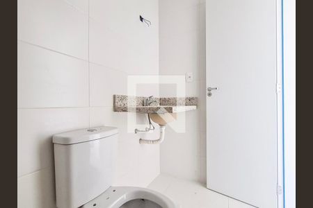 Banheiro suite  de apartamento para alugar com 1 quarto, 60m² em Bela Vista, Porto Alegre