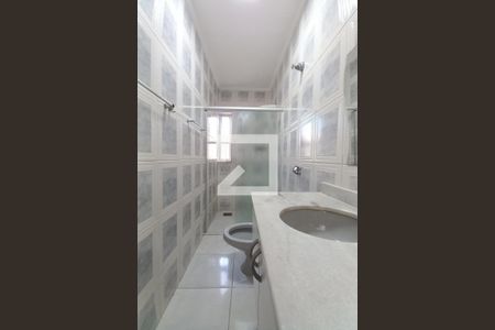 Casa à venda com 258m², 4 quartos e 3 vagas Casa à venda com 258m², 4 quartos e 3 vagasBanheiro Social