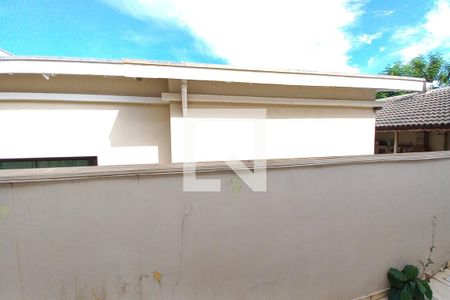 Casa à venda com 258m², 4 quartos e 3 vagas Casa à venda com 258m², 4 quartos e 3 vagasVista da Suíte