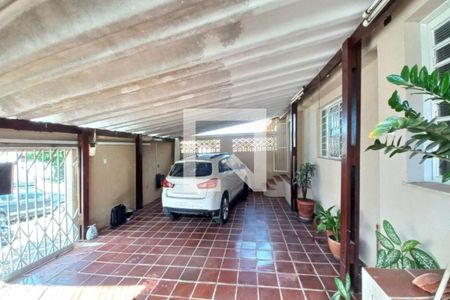 Casa à venda com 258m², 4 quartos e 3 vagas Casa à venda com 258m², 4 quartos e 3 vagasGaragem