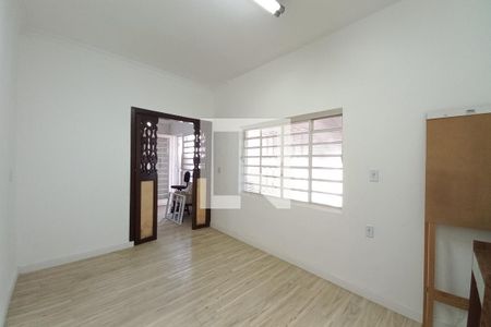Casa à venda com 258m², 4 quartos e 3 vagas Casa à venda com 258m², 4 quartos e 3 vagasSala