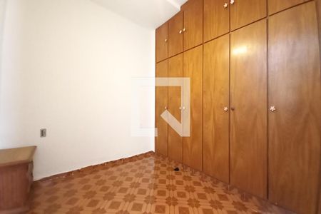 Casa à venda com 258m², 4 quartos e 3 vagas Casa à venda com 258m², 4 quartos e 3 vagasQuarto 3 - Suíte