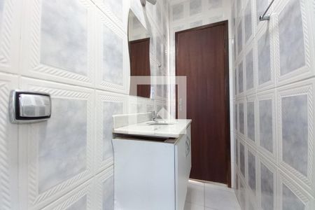 Casa à venda com 258m², 4 quartos e 3 vagas Casa à venda com 258m², 4 quartos e 3 vagasBanheiro Social