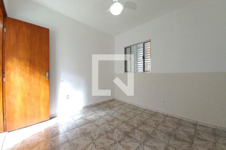 Casa à venda com 258m², 4 quartos e 3 vagas Casa à venda com 258m², 4 quartos e 3 vagasQuarto 4