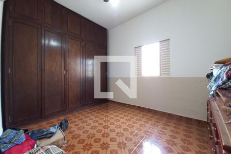 Casa à venda com 258m², 4 quartos e 3 vagas Casa à venda com 258m², 4 quartos e 3 vagasQuarto 2 - Suíte