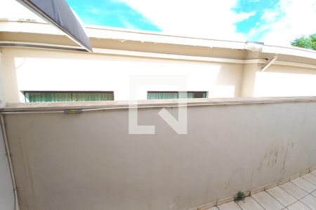 Casa à venda com 258m², 4 quartos e 3 vagas Casa à venda com 258m², 4 quartos e 3 vagasVista da Sala