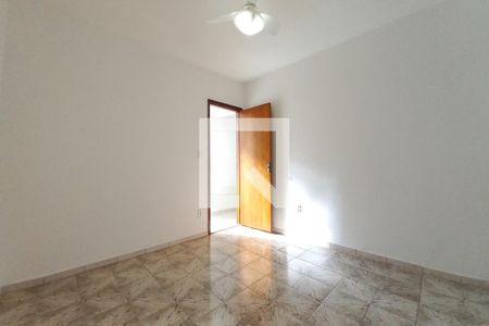 Casa à venda com 258m², 4 quartos e 3 vagas Casa à venda com 258m², 4 quartos e 3 vagasQuarto 4