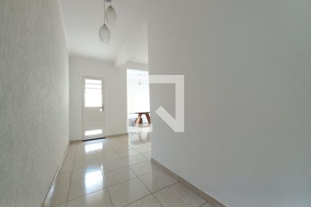 Casa à venda com 258m², 4 quartos e 3 vagas Casa à venda com 258m², 4 quartos e 3 vagasSala
