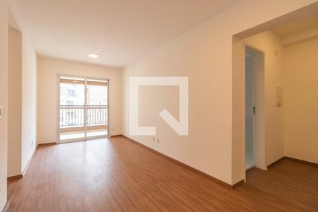 Sala de apartamento para alugar com 3 quartos, 76m² em Jardim Tupanci, Barueri