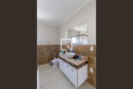 Casa à venda com 230m², 4 quartos e 2 vagasBanheiro Suíte 