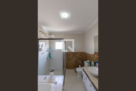 Casa à venda com 230m², 4 quartos e 2 vagasBanheiro Suíte 