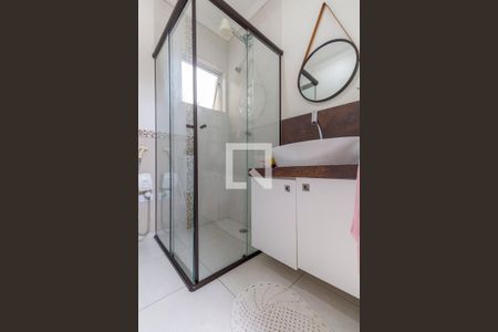 Casa à venda com 230m², 4 quartos e 2 vagasBanheiro 