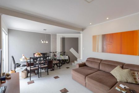 Sala de casa para alugar com 4 quartos, 230m² em Vila Carmosina, São Paulo