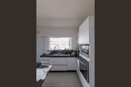 Casa à venda com 230m², 4 quartos e 2 vagasCozinha 