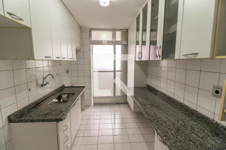 Cozinha de apartamento para alugar com 2 quartos, 55m² em Vila Carrão, São Paulo