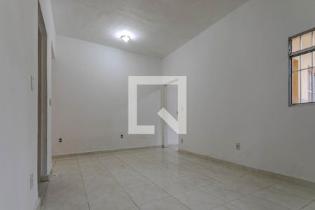 Sala de casa para alugar com 2 quartos, 200m² em Vila Industrial, Mogi das Cruzes