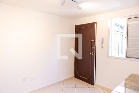 Sala de apartamento para alugar com 2 quartos, 48m² em Conjunto Habitacional Padre Manoel de Paiva, São Paulo