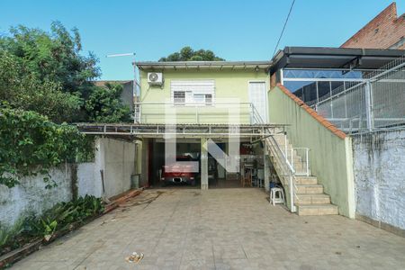 Casa à venda com 300m², 4 quartos e 1 vaga Casa à venda com 300m², 4 quartos e 1 vagaQuintal