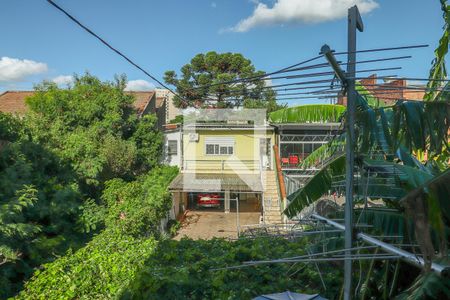 Casa à venda com 300m², 4 quartos e 1 vaga Casa à venda com 300m², 4 quartos e 1 vagaCasa fundos