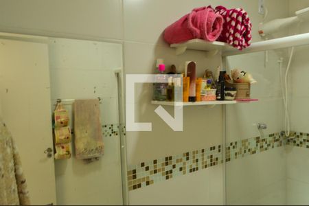 Casa de condomínio à venda com 21m², 3 quartos e 3 vagasBanheiro da Suíte 2