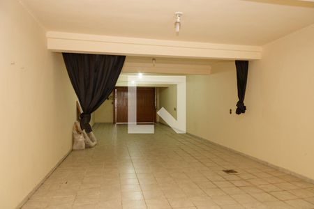 Casa à venda com 262m², 4 quartos e 5 vagasGaragem