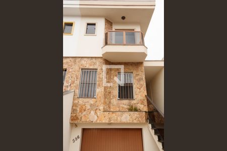 Casa à venda com 262m², 4 quartos e 5 vagasFachada