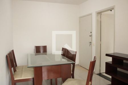 Sala de apartamento para alugar com 2 quartos, 55m² em Jardim Rizzo, São Paulo