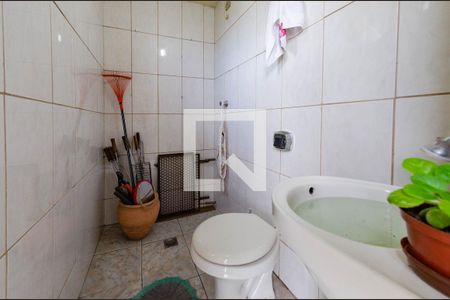 Casa para alugar com 220m², 3 quartos e 2 vagas Casa para alugar com 220m², 3 quartos e 2 vagasBanheiro de serviço