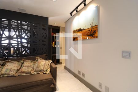 Apartamento à venda com 100m², 2 quartos e 2 vagasDetalhe Sala