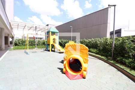 Apartamento à venda com 100m², 2 quartos e 2 vagasÁrea comum - Playground