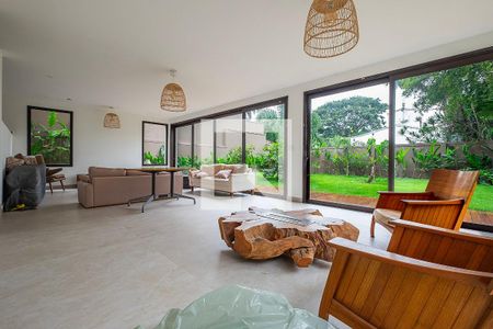 Sala de casa à venda com 4 quartos, 370m² em Alto de Pinheiros, São Paulo