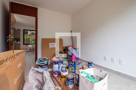 Casa à venda com 370m², 4 quartos e 4 vagas Casa à venda com 370m², 4 quartos e 4 vagasEscritório