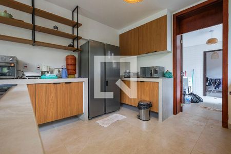 Casa à venda com 370m², 4 quartos e 4 vagas Casa à venda com 370m², 4 quartos e 4 vagasCozinha