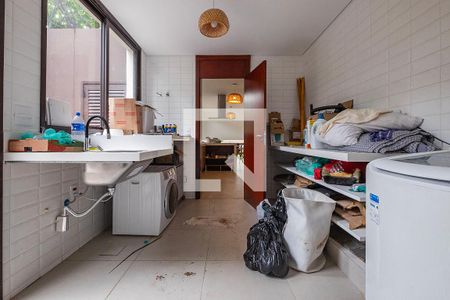 Casa à venda com 370m², 4 quartos e 4 vagas Casa à venda com 370m², 4 quartos e 4 vagasÁrea de Serviço