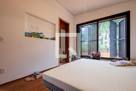 Casa à venda com 370m², 4 quartos e 4 vagas Casa à venda com 370m², 4 quartos e 4 vagasSuíte 3