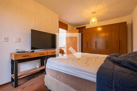 Casa à venda com 370m², 4 quartos e 4 vagas Casa à venda com 370m², 4 quartos e 4 vagasSuíte 2