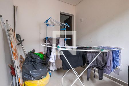 Casa à venda com 370m², 4 quartos e 4 vagas Casa à venda com 370m², 4 quartos e 4 vagasÁrea de Serviço - Quarto