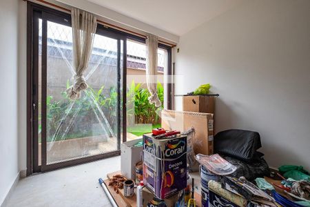 Casa à venda com 370m², 4 quartos e 4 vagas Casa à venda com 370m², 4 quartos e 4 vagasEscritório